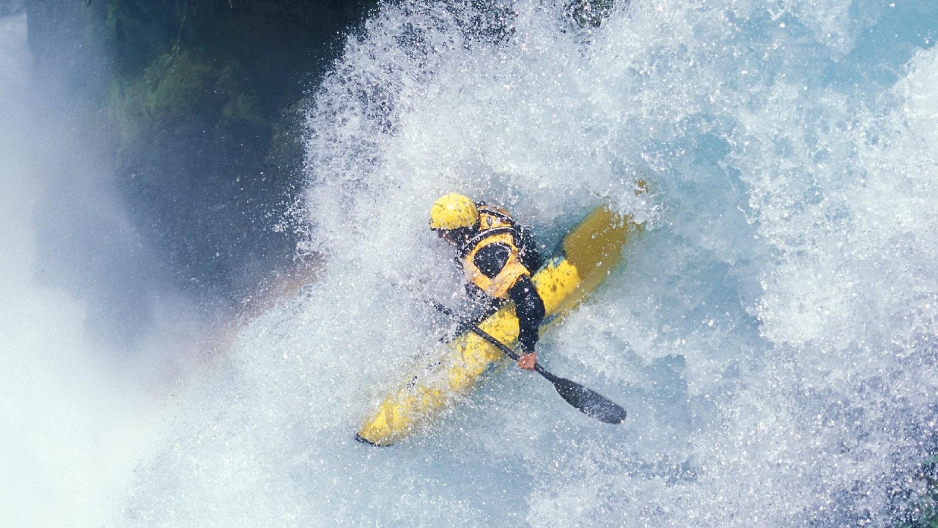 卡马文加爆发撕裂蓝黑防线,加拿大式防守哲学如何锁死国际米兰?