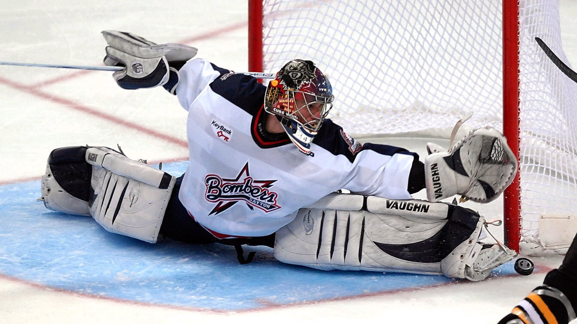 从足球门线到篮球之夜,库尔图瓦的压力爆发如何照亮NBA季后赛的暗战